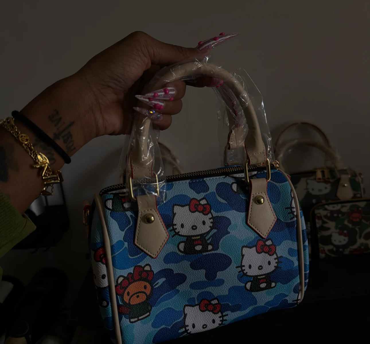 Small pillow bags (comes with a strap)