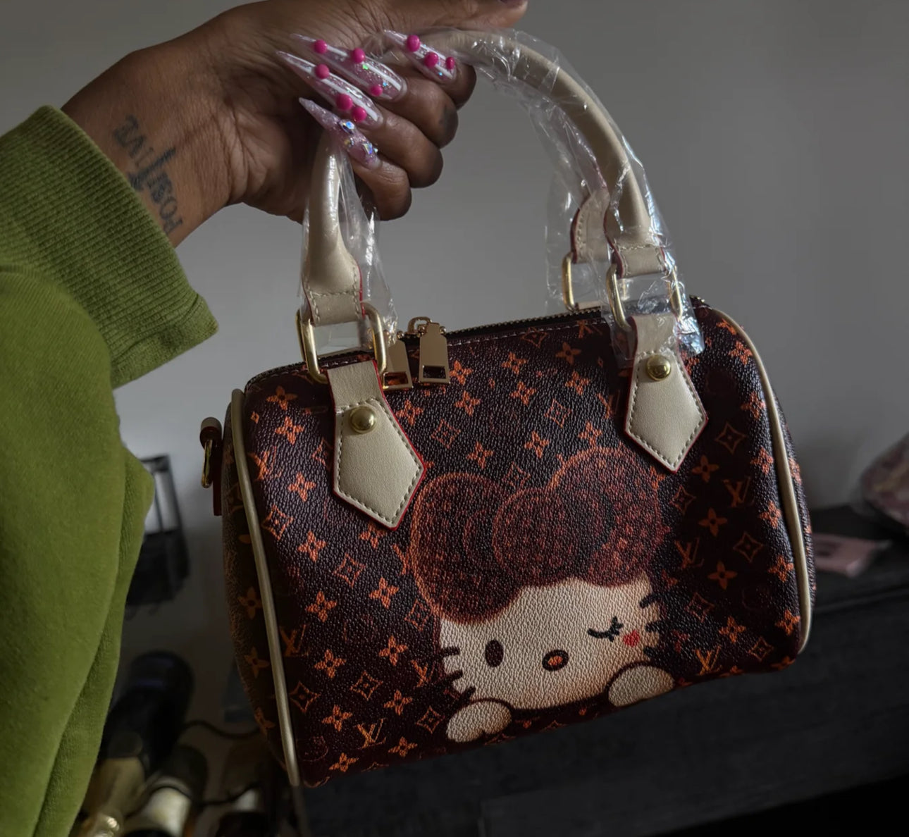 Small pillow bags (comes with a strap)