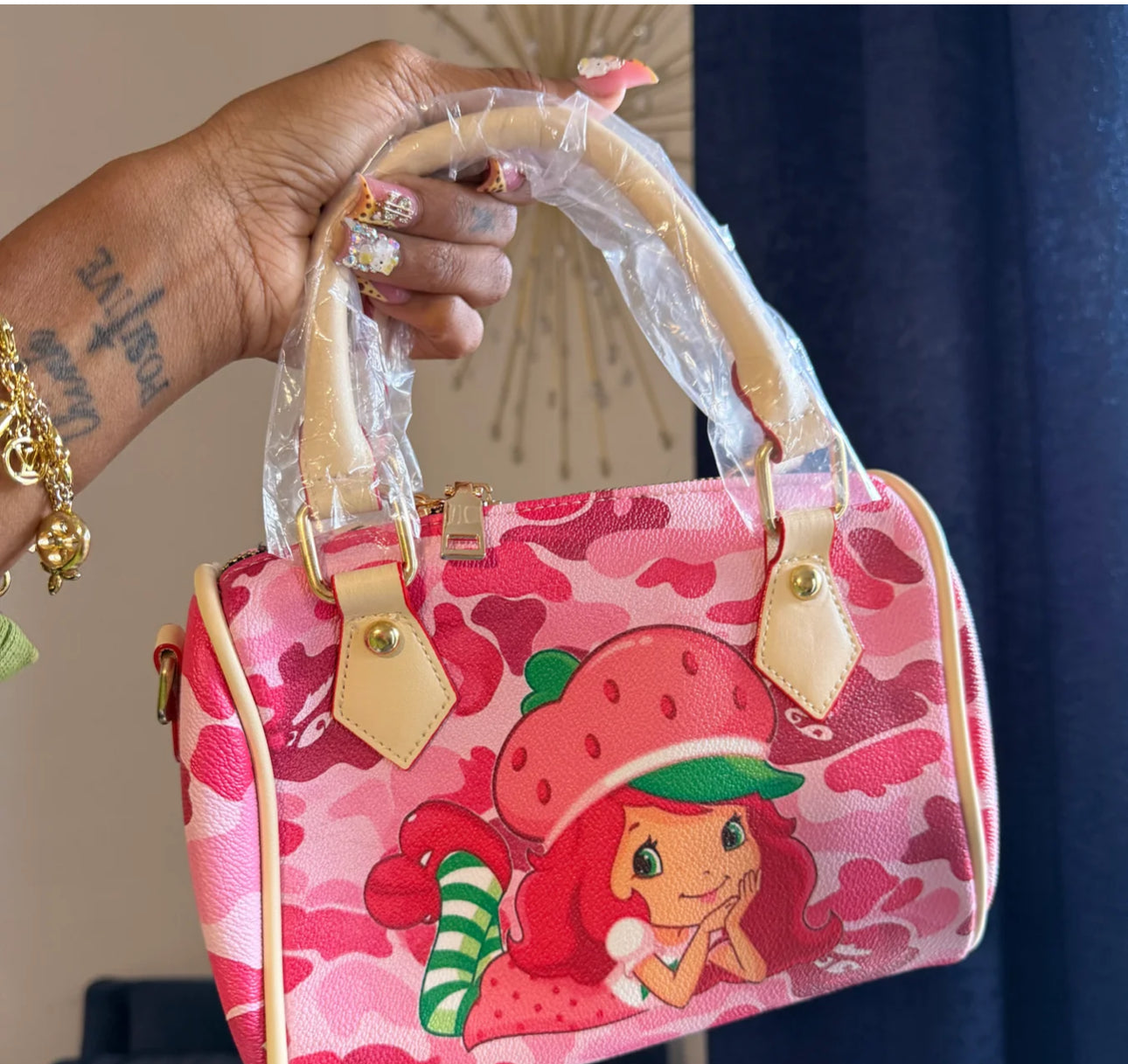 Small pillow bags (comes with a strap)