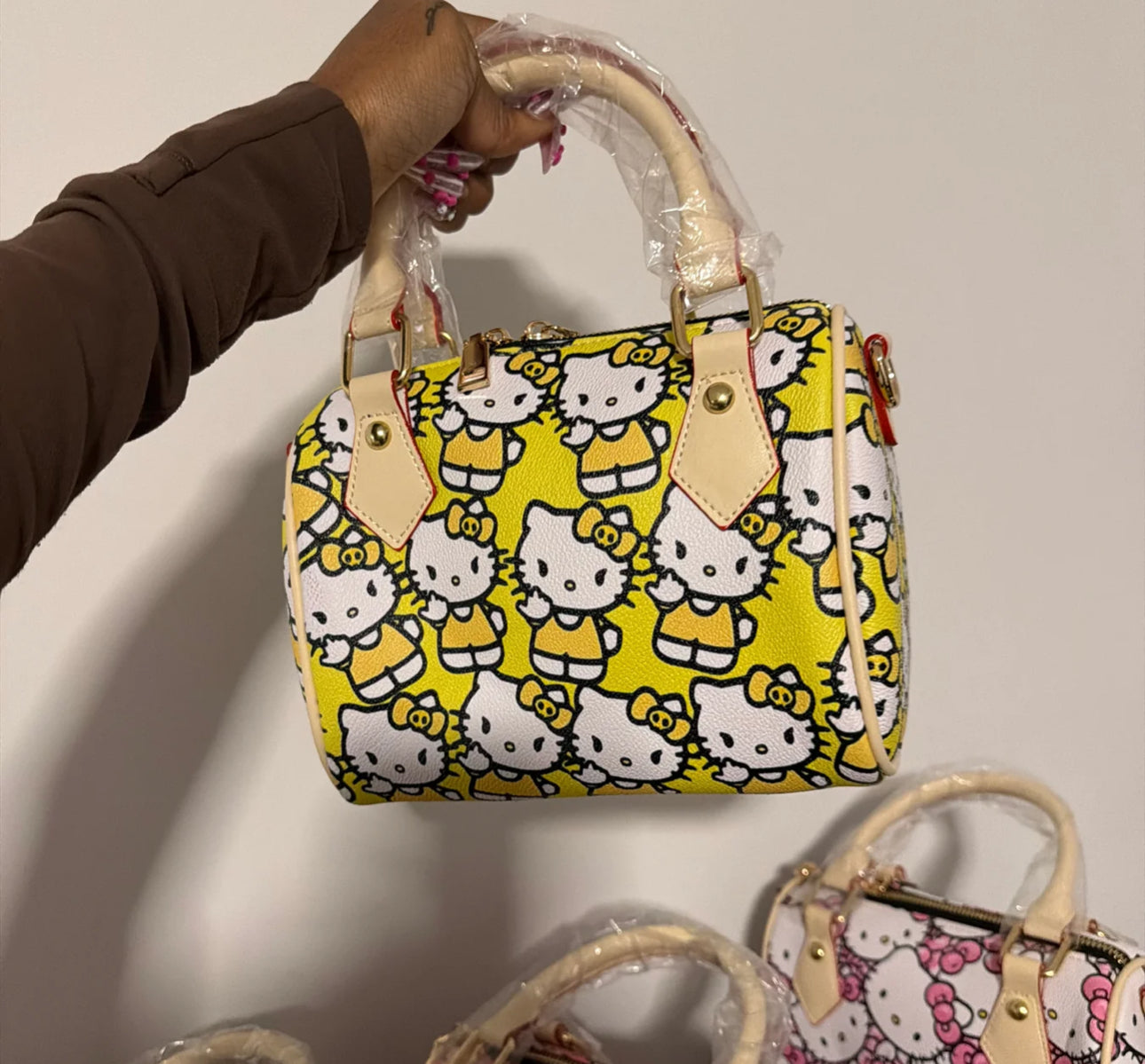 Small pillow bags (comes with a strap)