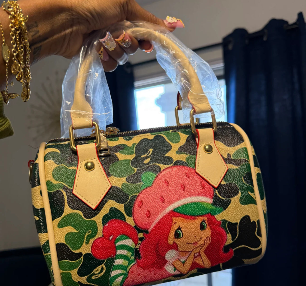 Small pillow bags (comes with a strap)
